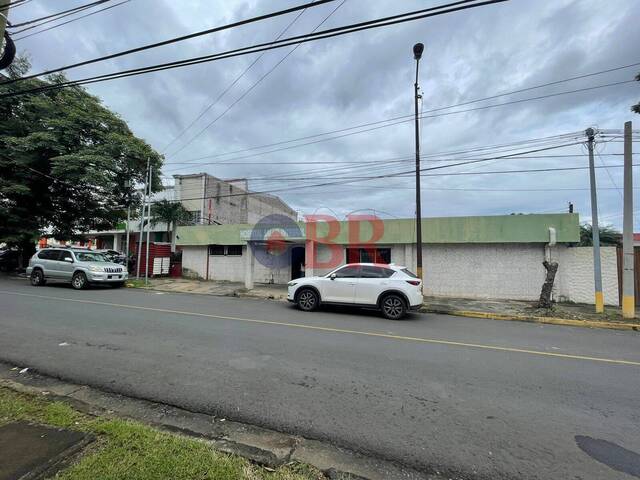 #34 - Punto Comercial para Alquiler en Managua - Managua - 2
